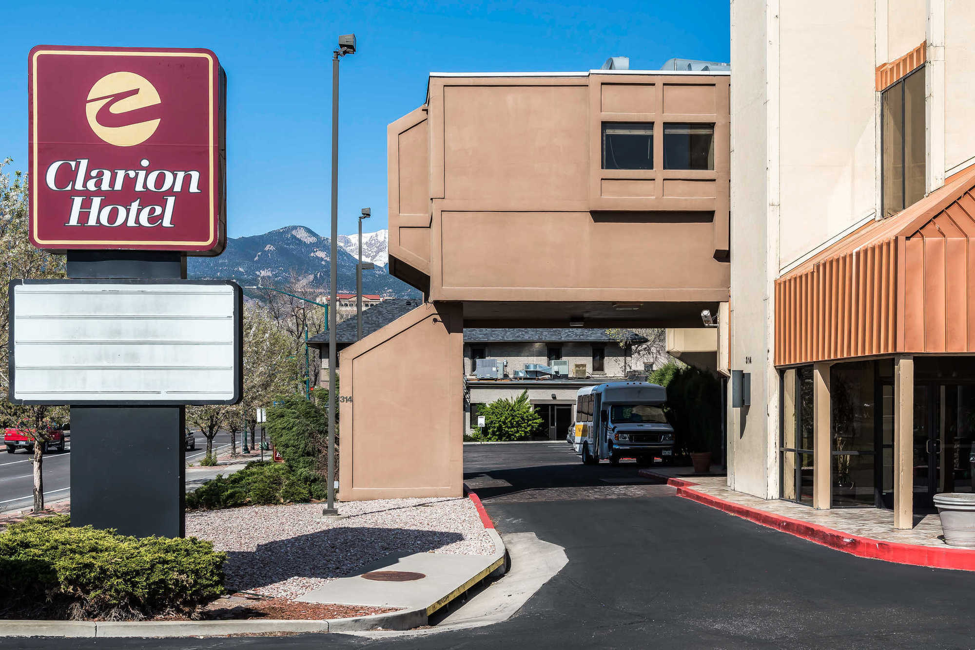 Clarion Hotel & Conference Center Colorado Springs Exteriér fotografie